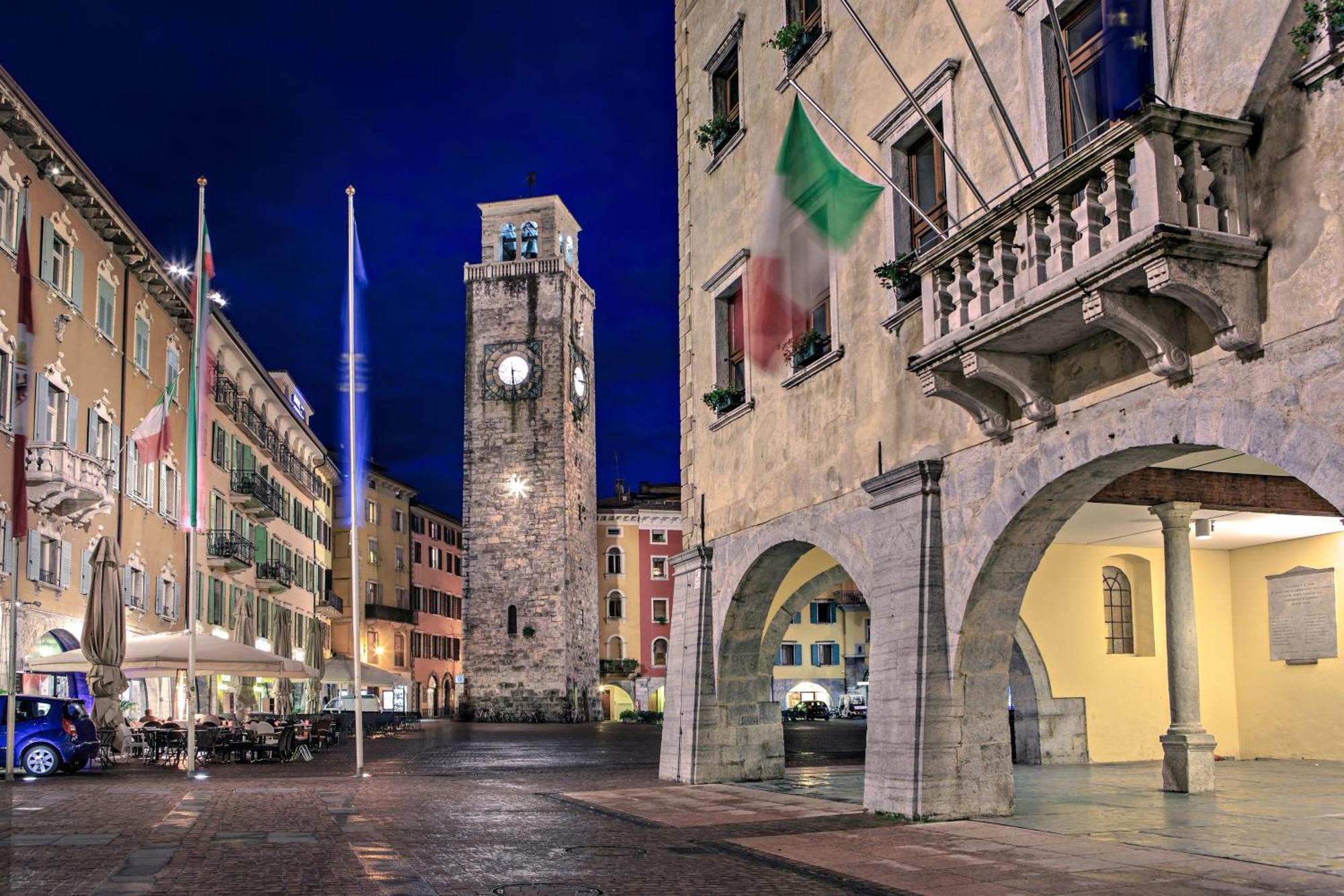 Appartamento Centro Storico Riva Esterno foto