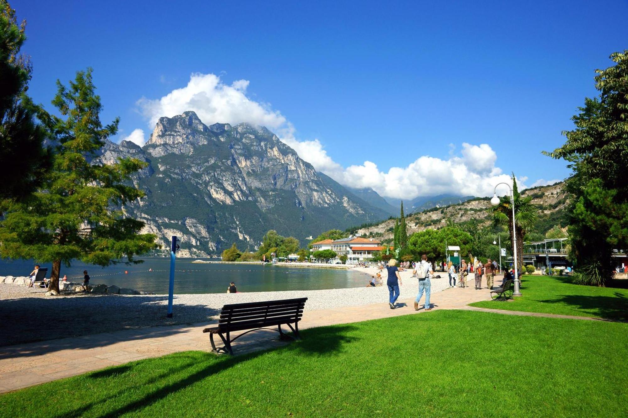 Appartamento Centro Storico Riva Esterno foto